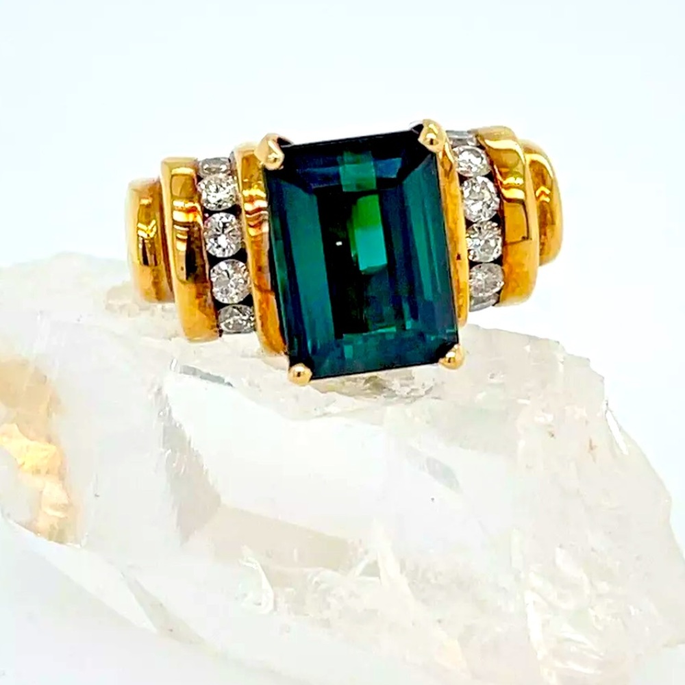 Vintage Tourmaline & Diamonds Ring in 14k yellow gold